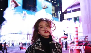 朱婧汐随性街拍写真图片