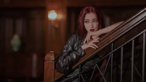 虞书欣红发性感写真图片_6