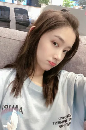 李沐宸清新甜美自拍图片