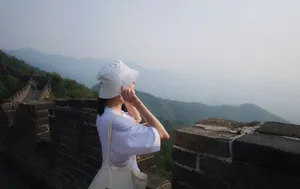 李沁白衣牛仔裤清爽阳光活力无限美照图片_1