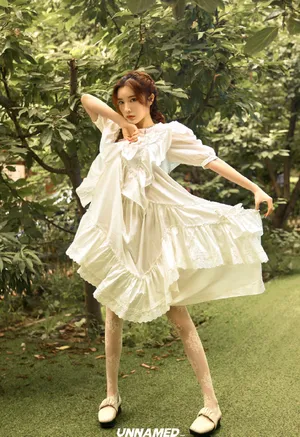 戴燕妮性感随性写真图片