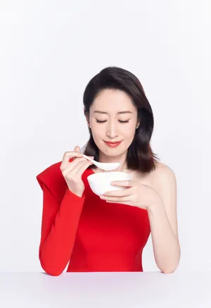 刘敏涛性感优雅花絮照图片