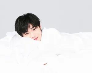 宋继扬简约白色系清爽写真图片