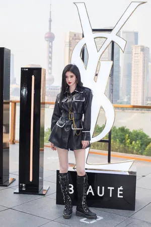 鞠婧祎酷美皮衣品牌活动图片_6