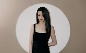 春夏性感黑裙写真图片_3