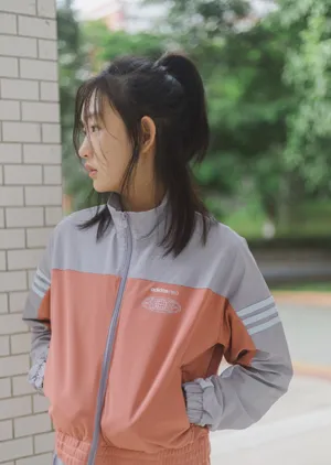 周依然元气养眼写真图片