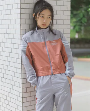 周依然元气养眼写真图片