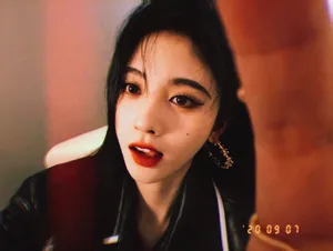鞠婧祎黑色皮衣酷美写真花絮图片_5