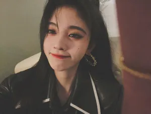 鞠婧祎黑色皮衣酷美写真花絮图片_7