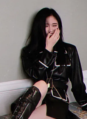 鞠婧祎黑色皮衣酷美写真花絮图片_8