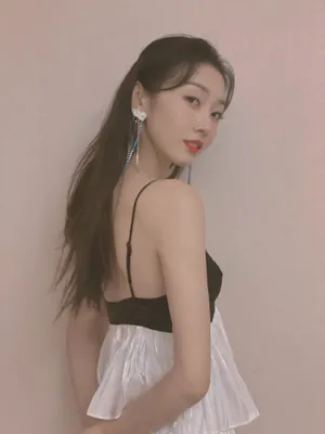 宣璐吊带裙甜美写真图片_3