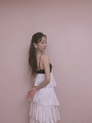 宣璐吊带裙甜美写真图片_6