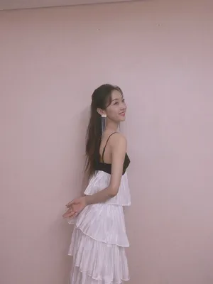 宣璐吊带裙甜美写真图片_7