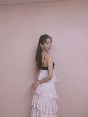 宣璐吊带裙甜美写真图片_8