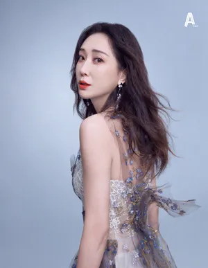 杜若溪亮片裙性感写真图片_4