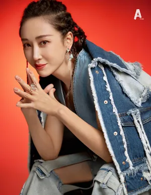 杜若溪亮片裙性感写真图片_8