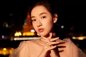 王玉雯薄纱裙唯美夜景写真图片_7
