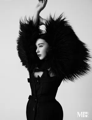 阚清子黑色羽毛装酷美写真图片_7
