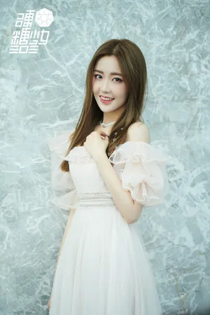 王艺瑾仙女纱裙优雅写真图片_4