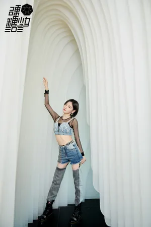 硬糖少女超A举手大片写真图片