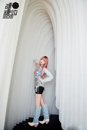 硬糖少女超A举手大片写真图片_4