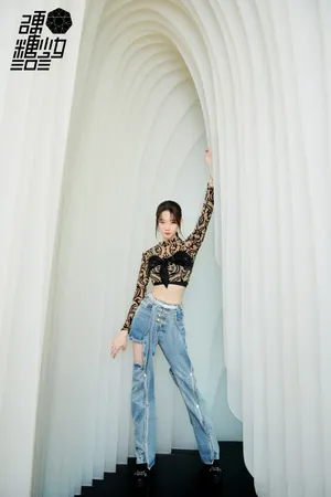 硬糖少女超A举手大片写真图片_6
