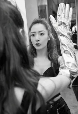 白冰暗黑系性感甜酷写真图片