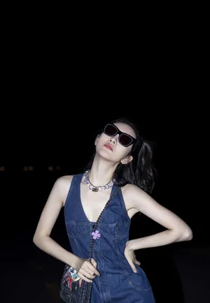 王鸥牛仔裙时尚活力写真图片_2