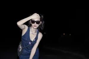 王鸥牛仔裙时尚活力写真图片_10