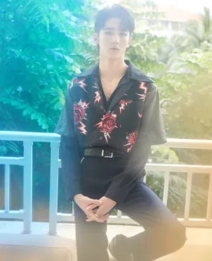 赵让黑衫少年写真图片_3