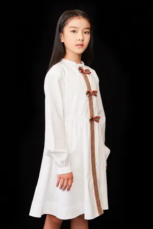 王圣迪白裙可爱写真图片_2