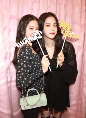 欧阳娜娜欧阳娣娣甜美活动照图片_2
