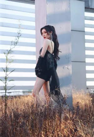 戴燕妮性感养眼写真图片_3