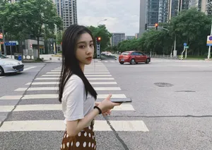 葛施敏清秀养眼生活照图片_4