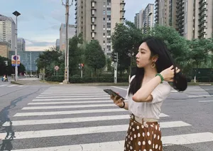 葛施敏清秀养眼生活照图片_6