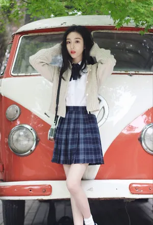葛施敏甜美制服生日写真图片_4