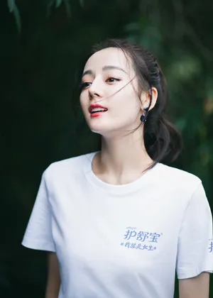 迪丽热巴白裙清新写真图片_8