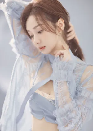 郑合惠子蓝色纱衣性感写真图片_1