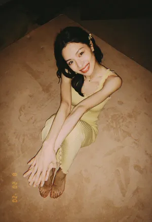 钟楚曦黄色针织长裙性感诱人美照图片_3