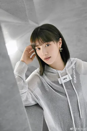 王鹤润时尚个性写真图片_2