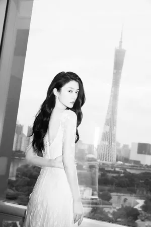 傅菁白色长裙优雅写真图片_3
