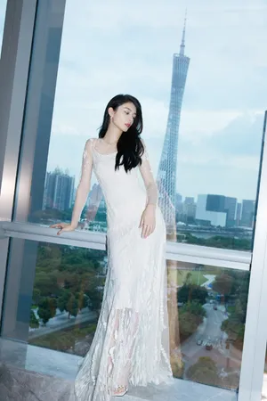 傅菁白色长裙优雅写真图片_5