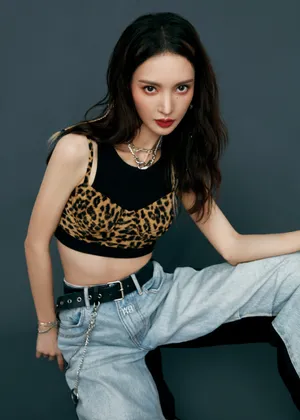 金晨酷飒性感写真图片_3