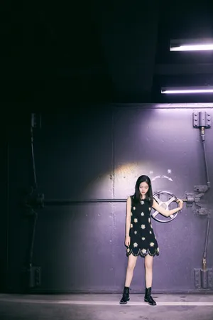 赵今麦黑色连衣裙性感写真图片