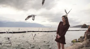 陈瑶黑裙甜美海边写真图片_2