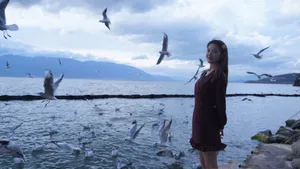 陈瑶黑裙甜美海边写真图片_3