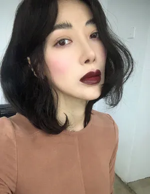 陈紫函摩登复古自拍图片