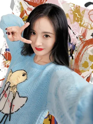 杨幂蓝色毛衣甜美生日写真图片_7