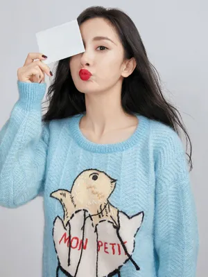 杨幂蓝色毛衣甜美生日写真图片_13