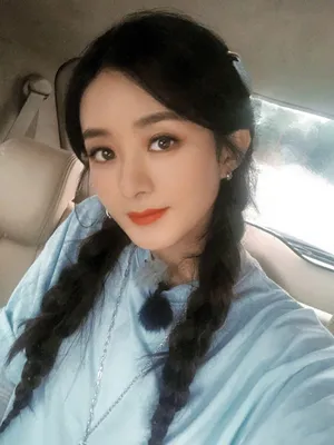 赵丽颖麻花辫造型自拍照图片_4